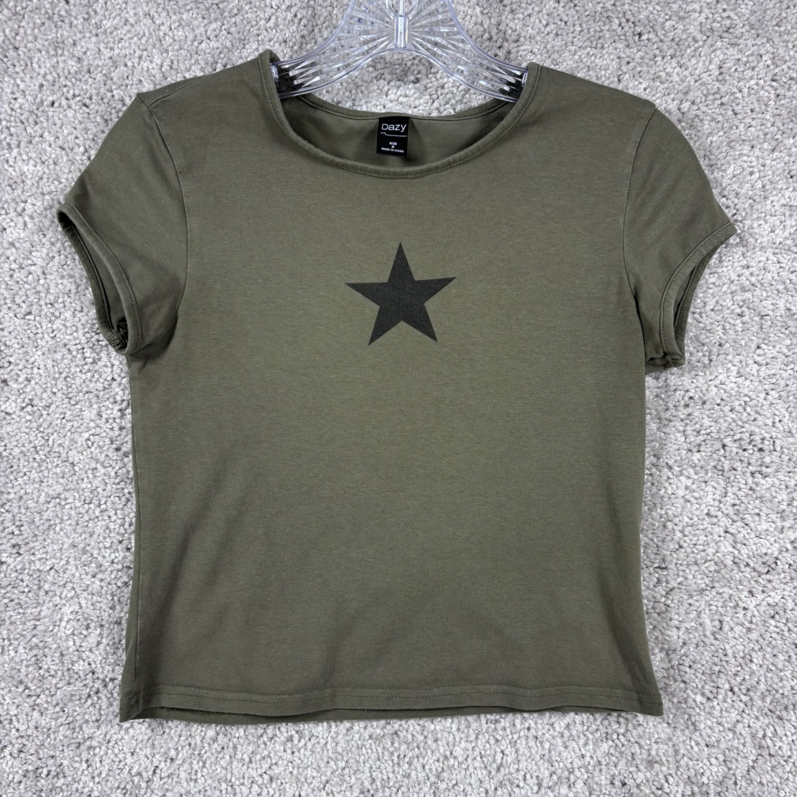 Dazy Womens Olive Green Star Graphic Baby Tee Crop Top Size M (Read)